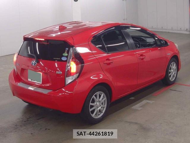 Toyota AQUA 2016-02 8875376-4