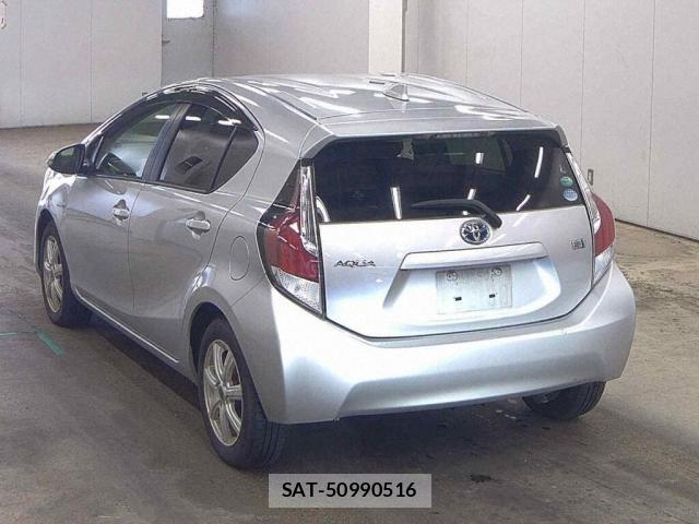 Toyota AQUA 2015-12 8875440-1