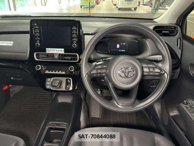 Toyota AQUA 2022-09 8875458-2