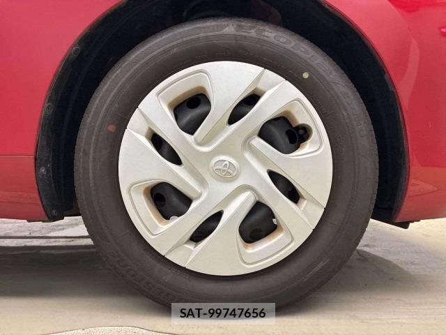 Toyota AQUA 2021-12 8875459-10