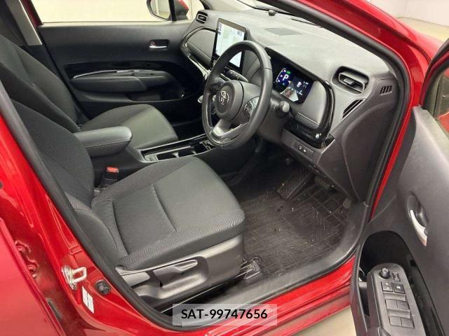 Toyota AQUA 2021-12 8875459-3