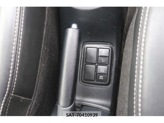 Toyota AQUA 2019-03 8875466-13
