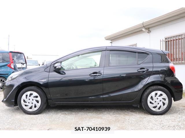 Toyota AQUA 2019-03 8875466-7