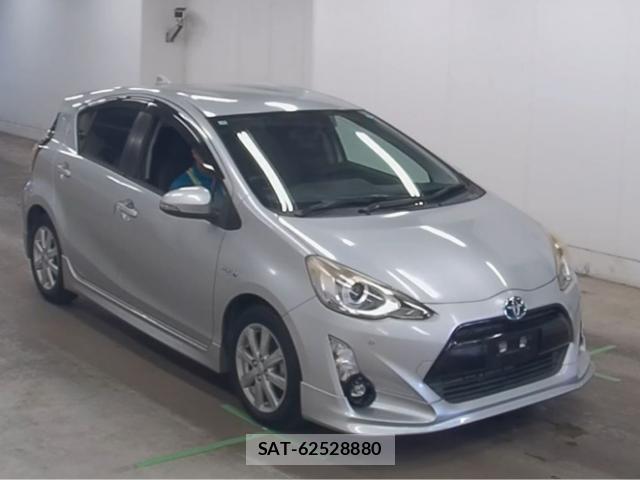 Toyota AQUA 2015-03 8875569-0