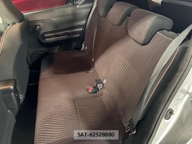 Toyota AQUA 2015-03 8875569-10