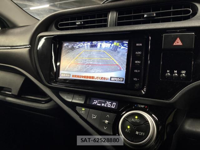 Toyota AQUA 2015-03 8875569-11