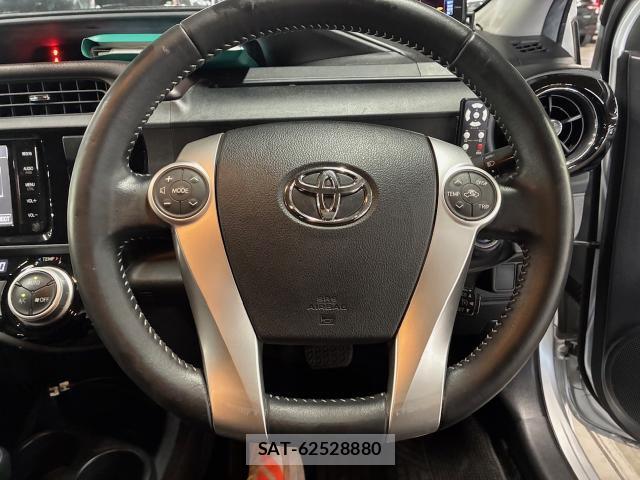Toyota AQUA 2015-03 8875569-13