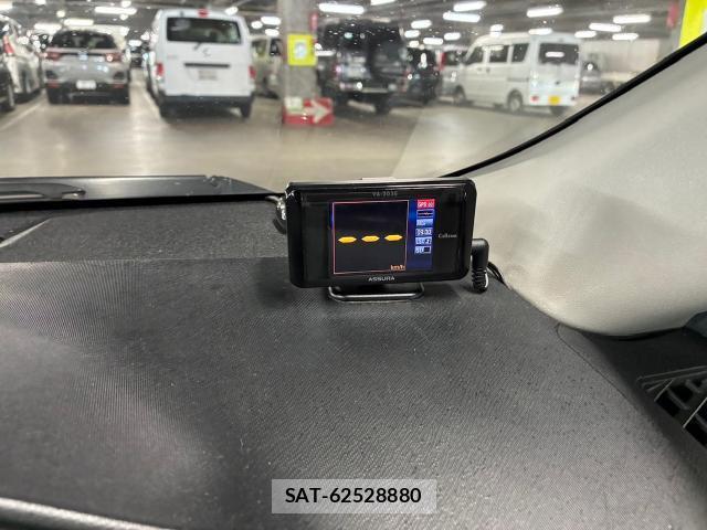 Toyota AQUA 2015-03 8875569-15