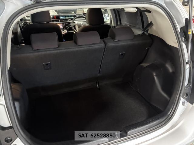 Toyota AQUA 2015-03 8875569-17