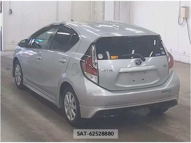 Toyota AQUA 2015-03 8875569-4