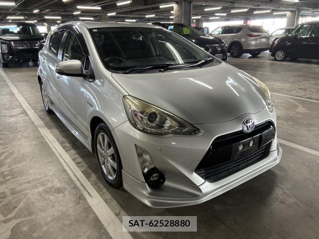 Toyota AQUA 2015-03 8875569-6
