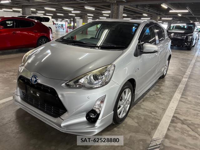 Toyota AQUA 2015-03 8875569-7
