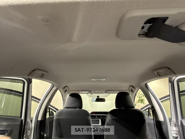 Toyota AQUA 2015-08 8875639-16