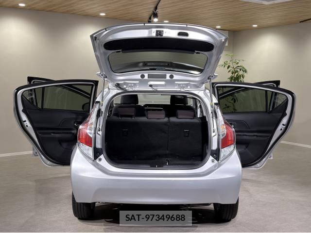 Toyota AQUA 2015-08 8875639-18