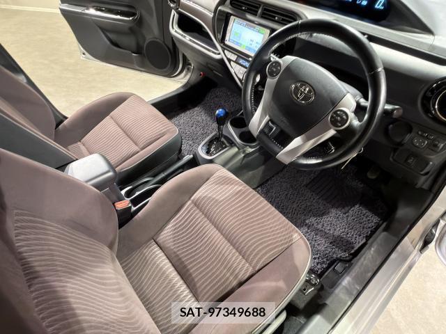 Toyota AQUA 2015-08 8875639-5