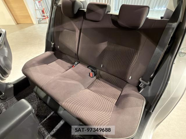 Toyota AQUA 2015-08 8875639-6