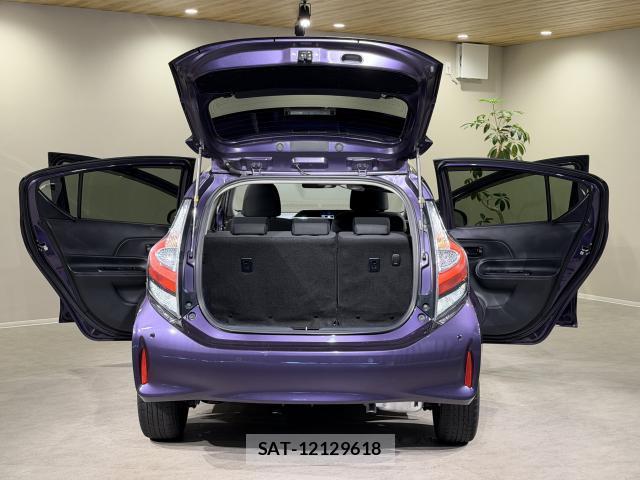 Toyota AQUA 2019-08 8875642-18