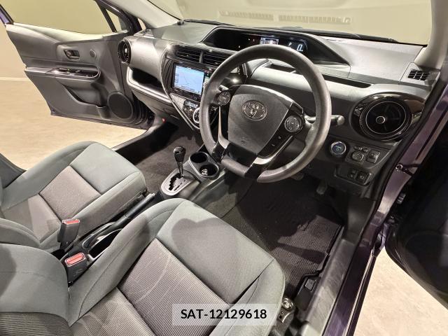 Toyota AQUA 2019-08 8875642-5