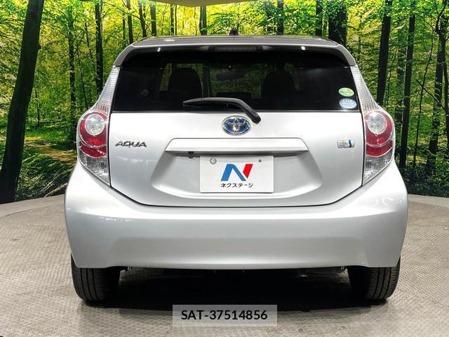 Toyota AQUA 2012-05 8875696-14
