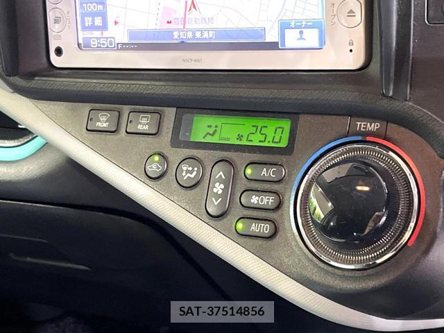 Toyota AQUA 2012-05 8875696-5