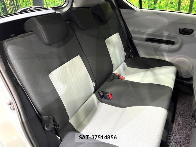 Toyota AQUA 2012-05 8875696-8