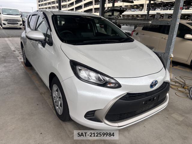 Toyota AQUA 2024-10 8875776-0