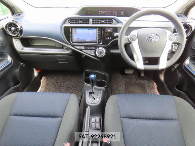 Toyota AQUA 2015-03 8875848-13