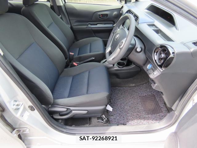 Toyota AQUA 2015-03 8875848-16