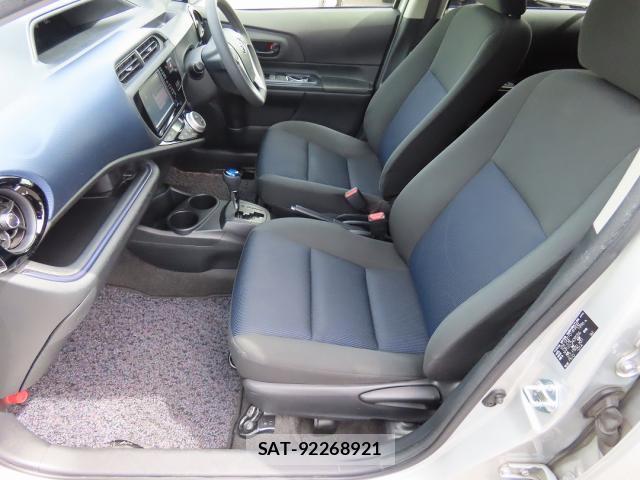 Toyota AQUA 2015-03 8875848-17