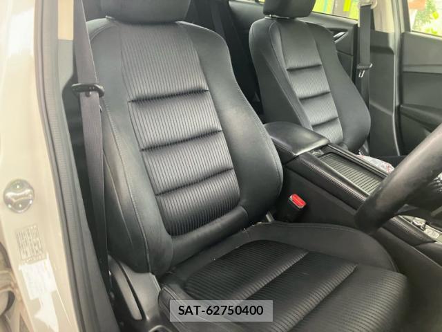 Mazda ATENZA 2016-04 8873852-8