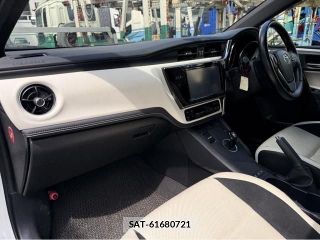 Toyota AURIS 2016-06 8875455-3