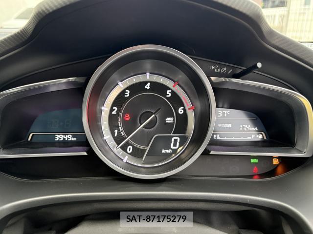 Mazda AXELA SPORT 2015-01 8872778-15