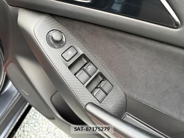 Mazda AXELA SPORT 2015-01 8872778-18