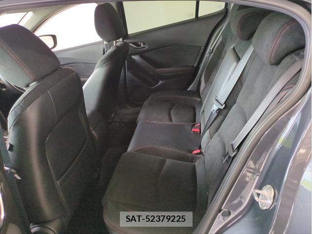 Mazda AXELA SPORT 2015-09 8875166-6