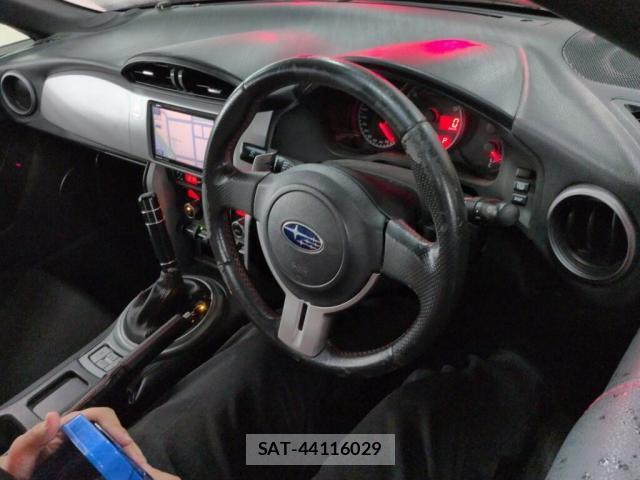 Subaru BRZ 2014-03 8875370-2