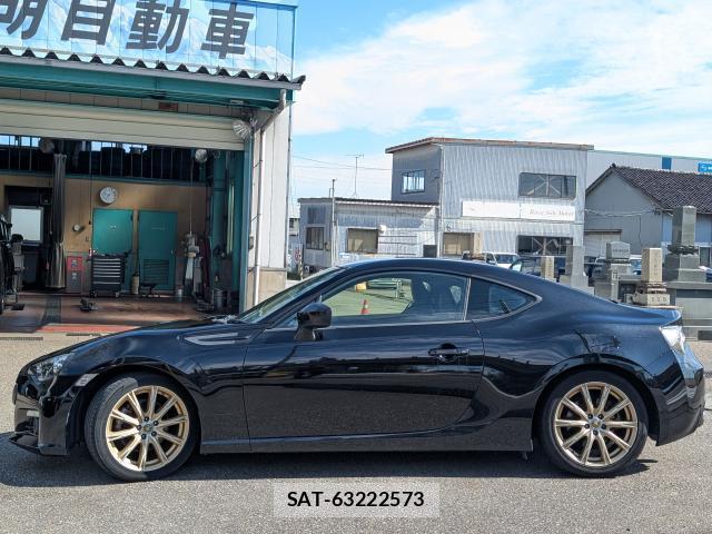 Subaru BRZ 2012-04 8875734-11