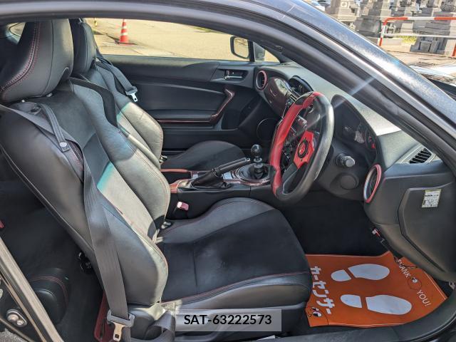 Subaru BRZ 2012-04 8875734-5