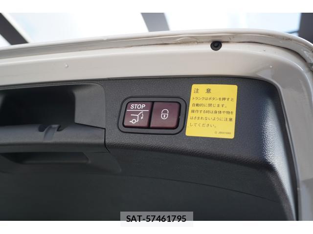 Mercedes Benz C-CLASS 2015-12 8875861-16