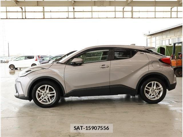 Toyota C-HR 2021-06 8872734-16