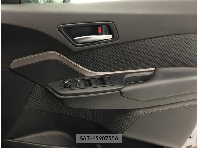 Toyota C-HR 2021-06 8872734-5