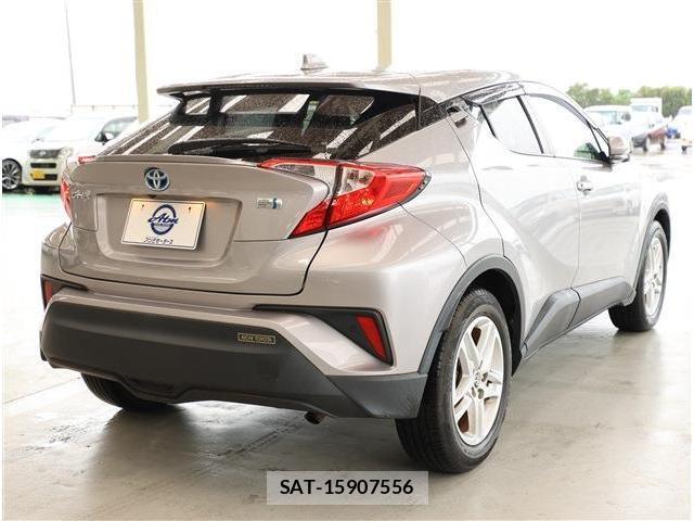 Toyota C-HR 2021-06 8872734-6