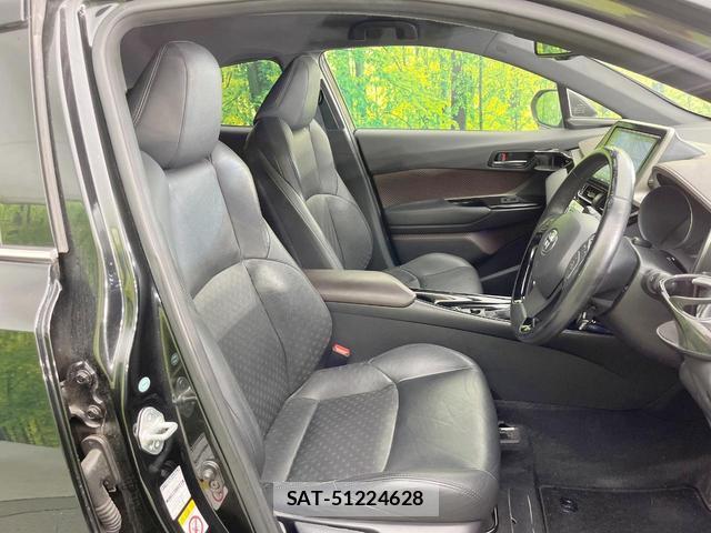 Toyota C-HR 2017-08 8873578-7