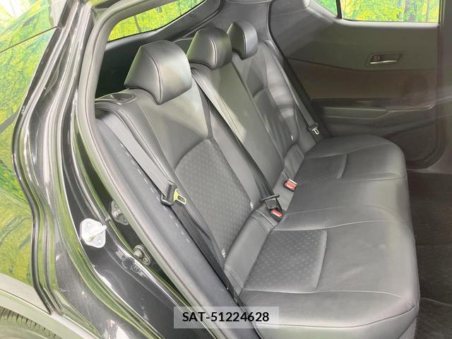Toyota C-HR 2017-08 8873578-8