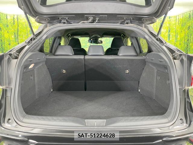 Toyota C-HR 2017-08 8873578-9