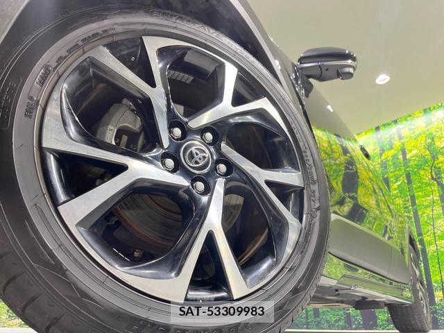 Toyota C-HR 2017-02 8873602-12