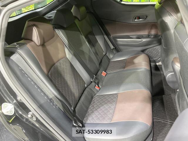 Toyota C-HR 2017-02 8873602-9