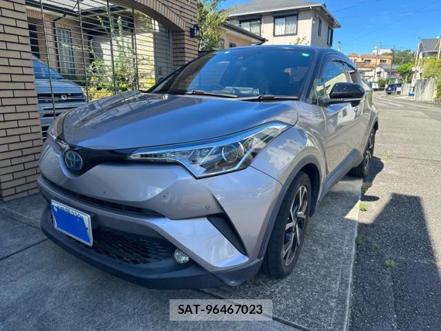Toyota C-HR 2017-10 8874186-1