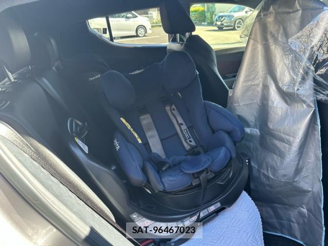 Toyota C-HR 2017-10 8874186-14