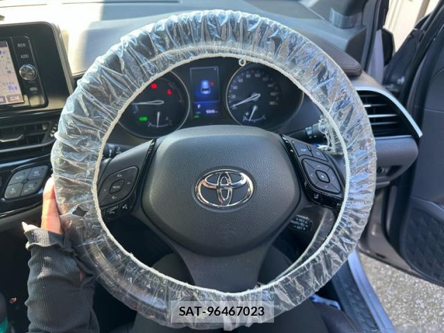 Toyota C-HR 2017-10 8874186-18