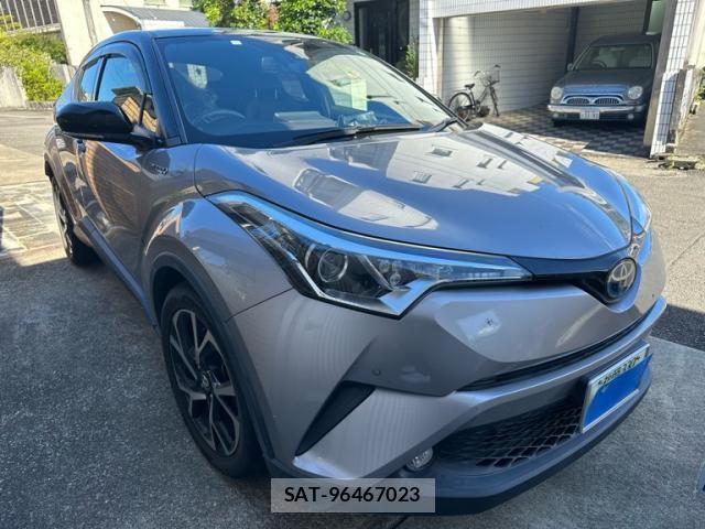 Toyota C-HR 2017-10 8874186-2